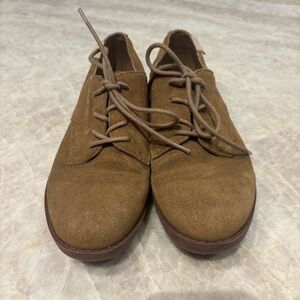 Bass “Emmie II” Suede Oxford Shoes • Tan Leather • Women’s 8.5M